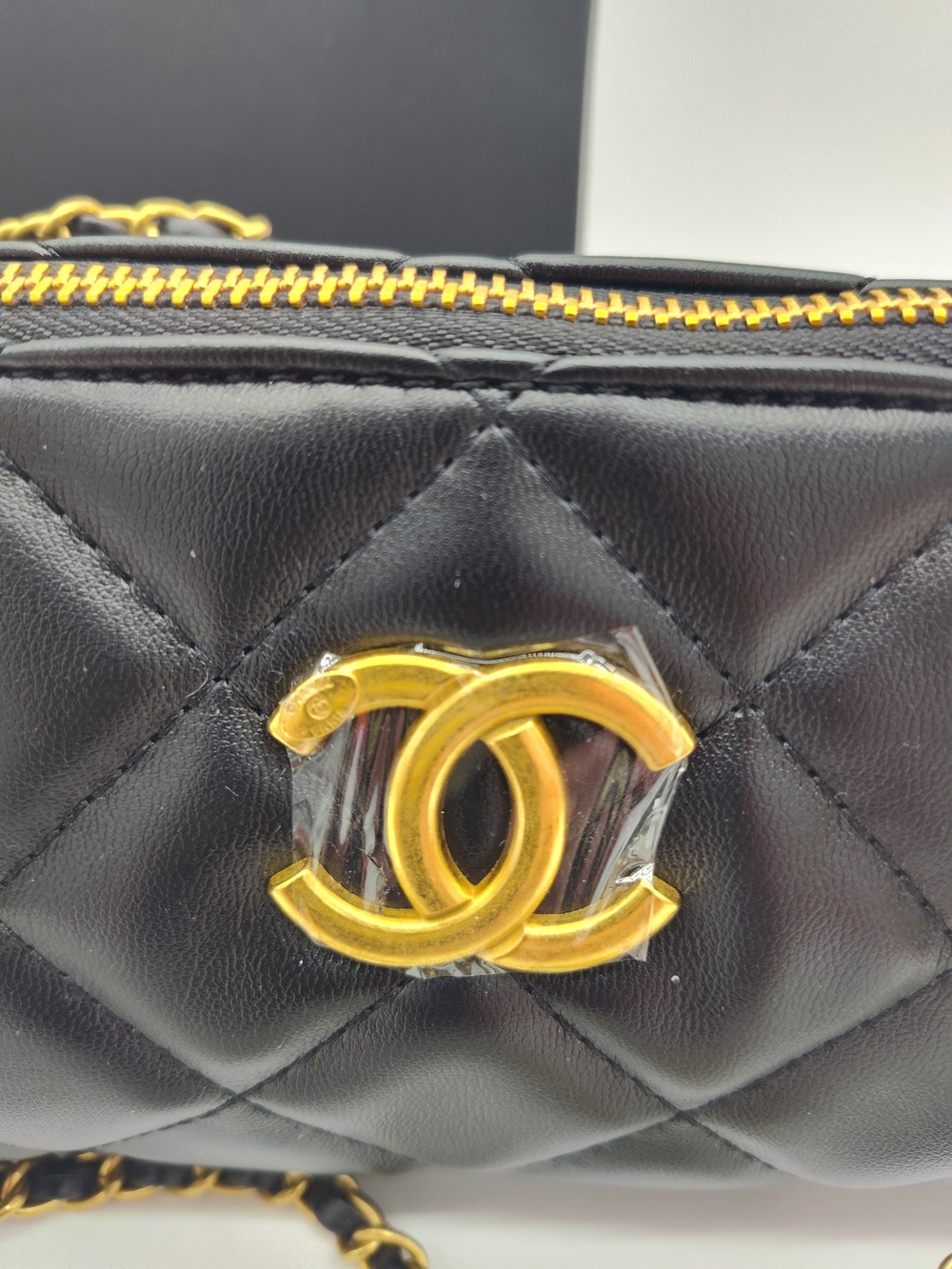 CHANEL Makeup Promotional Black Quilted Barrel Vanity Bag Pearl Chain Beaute - Picture 4 of 14